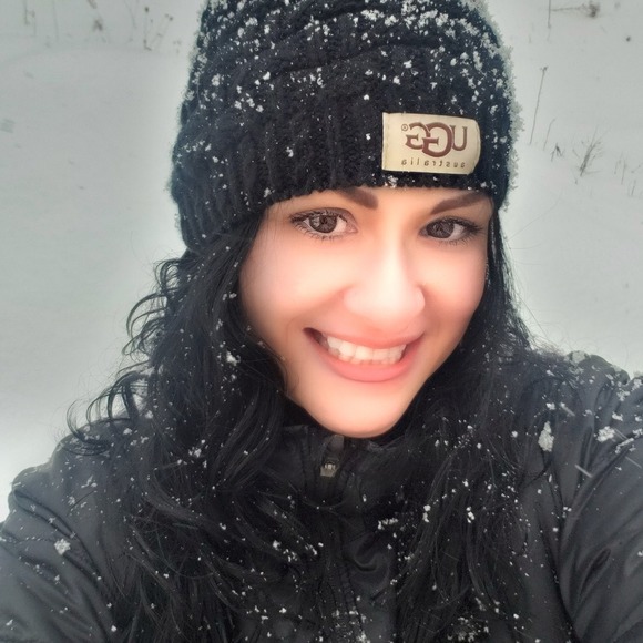 Meet your Posher, Amanda - Picture 1 of 1